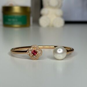 Pearl goldplated cuff bracelet NEW